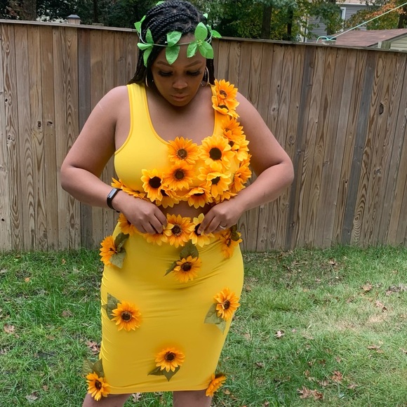 Two Piece Sunflower Costume - Picture 3 of 3